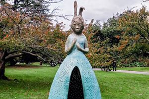 Leiko Ikemura, KEWENIG, Frieze Sculpture, Regent's Park, London (3 July–6 October 2019). Courtesy Ocula. Photo: Charles Roussel.